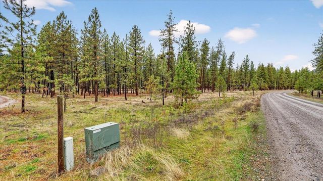 23500 N McLellan Ln, Nine Mile Falls, WA 99026