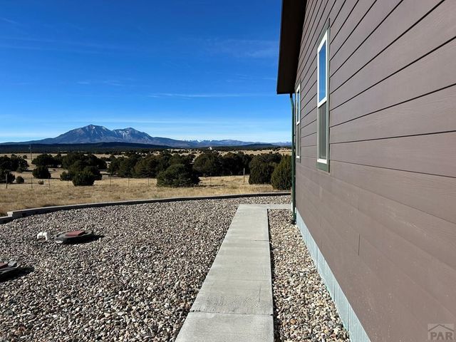 517 Trailsend Rd, Walsenburg, CO 81089