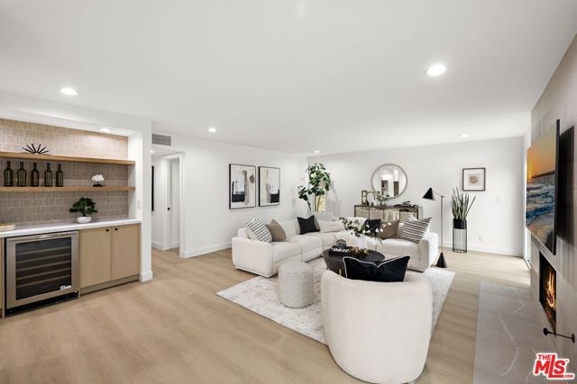 18362 Oxboro Lane, Huntington Beach, CA 92648