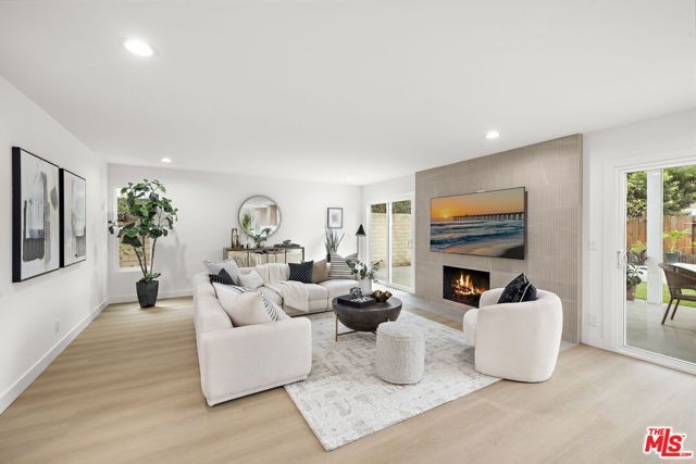 18362 Oxboro Lane, Huntington Beach, CA 92648