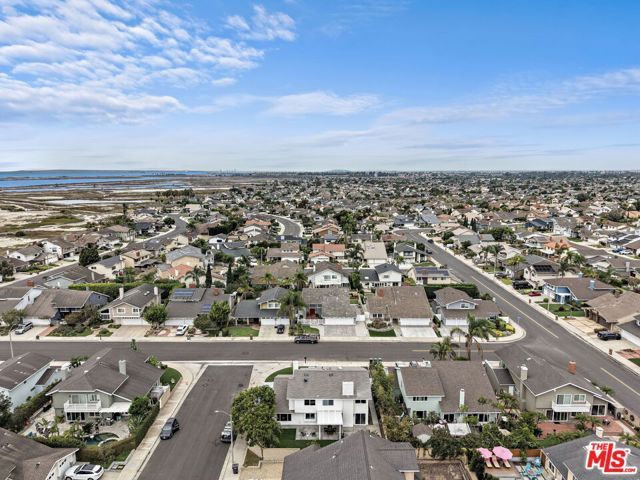 18362 Oxboro Lane, Huntington Beach, CA 92648