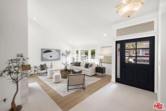 18362 Oxboro Lane, Huntington Beach, CA 92648
