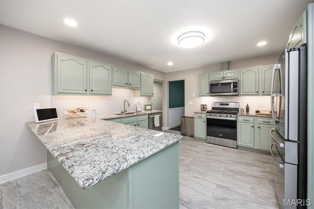 4121 Bruene Avenue, Pontoon Beach, IL 62040
