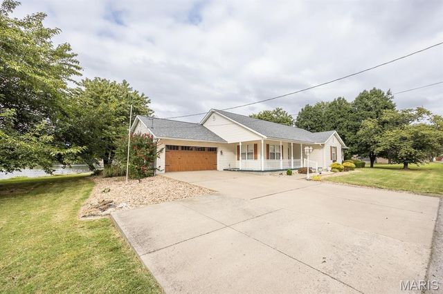 4121 Bruene Avenue, Pontoon Beach, IL 62040