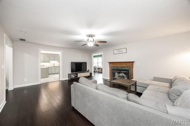4121 Bruene Avenue, Pontoon Beach, IL 62040