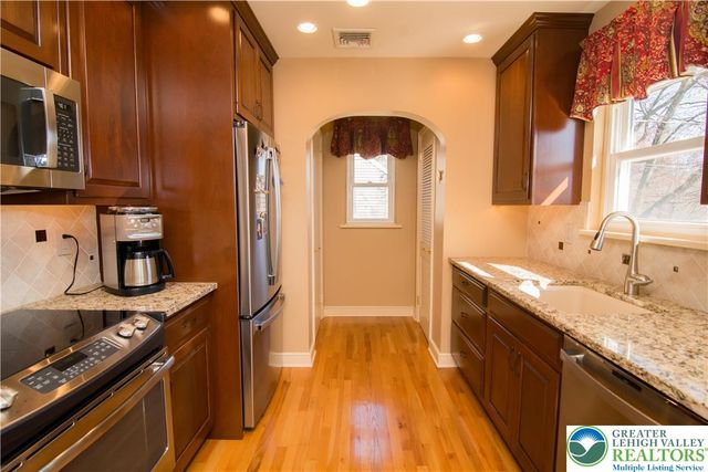 3316 Edinburgh Road, Allentown City, PA 18104
