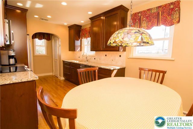 3316 Edinburgh Road, Allentown City, PA 18104