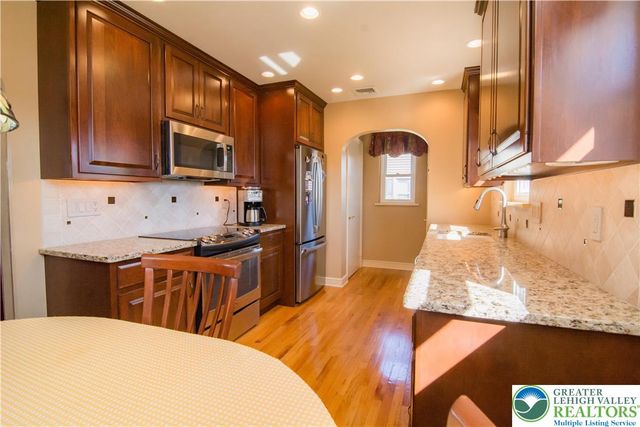 3316 Edinburgh Road, Allentown City, PA 18104
