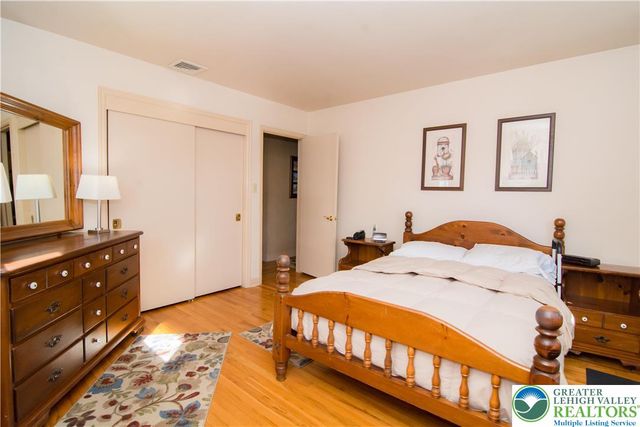 3316 Edinburgh Road, Allentown City, PA 18104