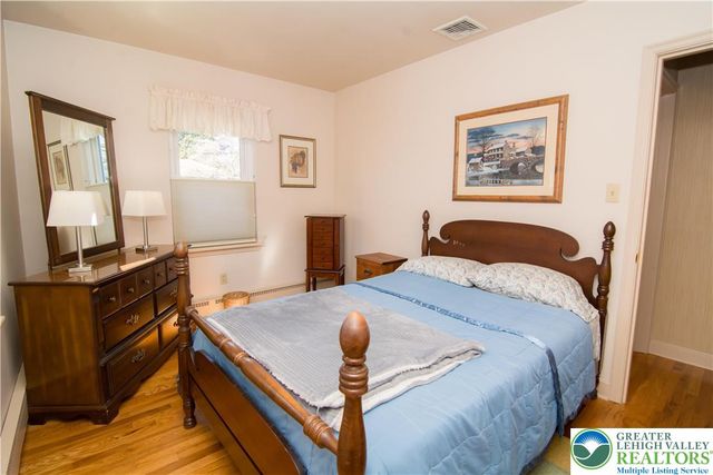 3316 Edinburgh Road, Allentown City, PA 18104