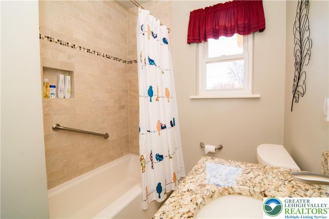 3316 Edinburgh Road, Allentown City, PA 18104