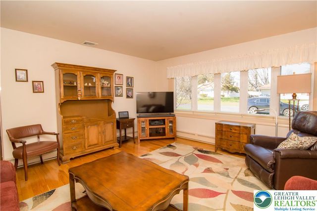 3316 Edinburgh Road, Allentown City, PA 18104