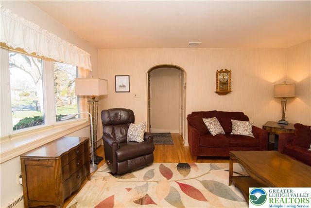 3316 Edinburgh Road, Allentown City, PA 18104