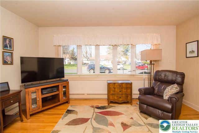 3316 Edinburgh Road, Allentown City, PA 18104