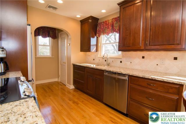 3316 Edinburgh Road, Allentown City, PA 18104