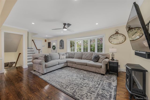 32 Chaucer Street, Hartsdale, NY 10530