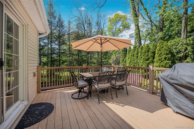 32 Chaucer Street, Hartsdale, NY 10530