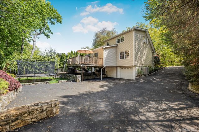 32 Chaucer Street, Hartsdale, NY 10530