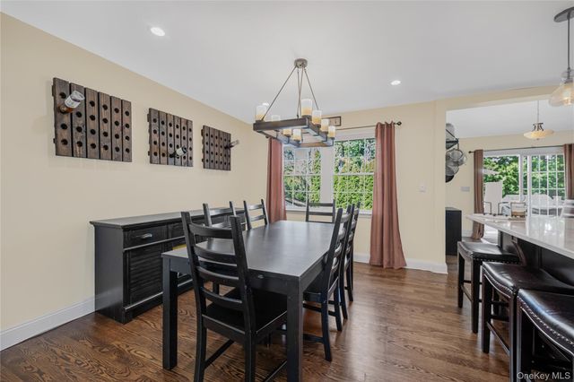 32 Chaucer Street, Hartsdale, NY 10530