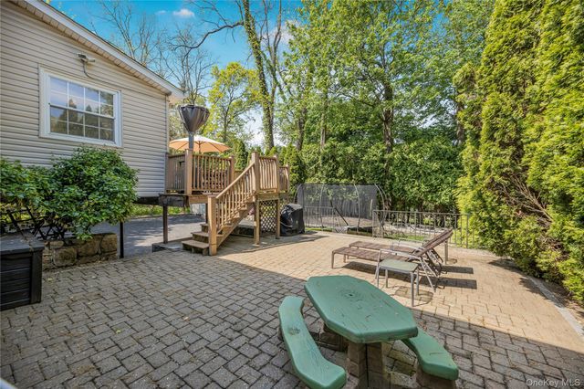 32 Chaucer Street, Hartsdale, NY 10530