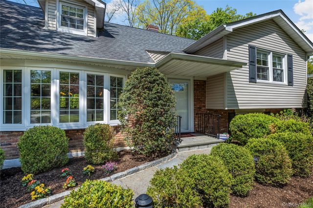 32 Chaucer Street, Hartsdale, NY 10530