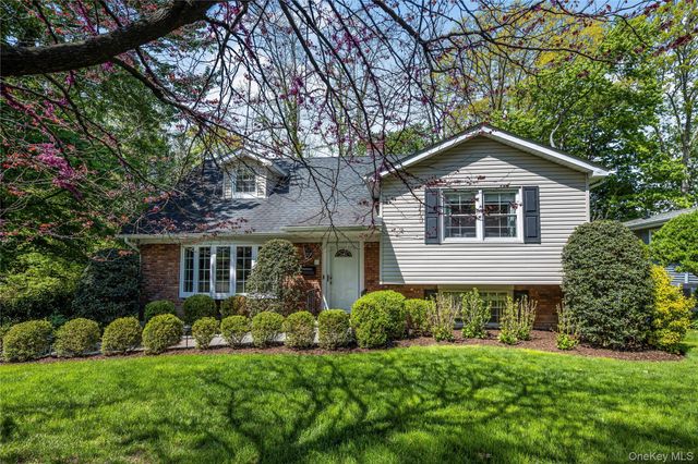 32 Chaucer Street, Hartsdale, NY 10530