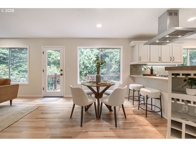10708 Sw 11TH Dr, Portland, OR 97219