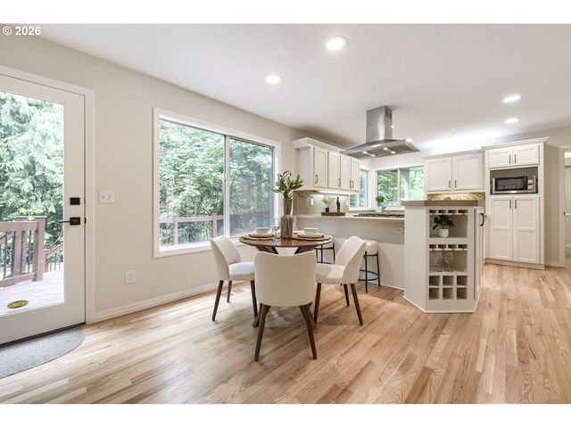 10708 Sw 11TH Dr, Portland, OR 97219