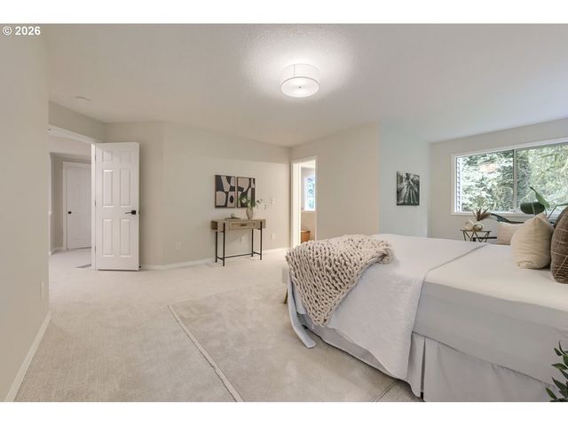 10708 Sw 11TH Dr, Portland, OR 97219