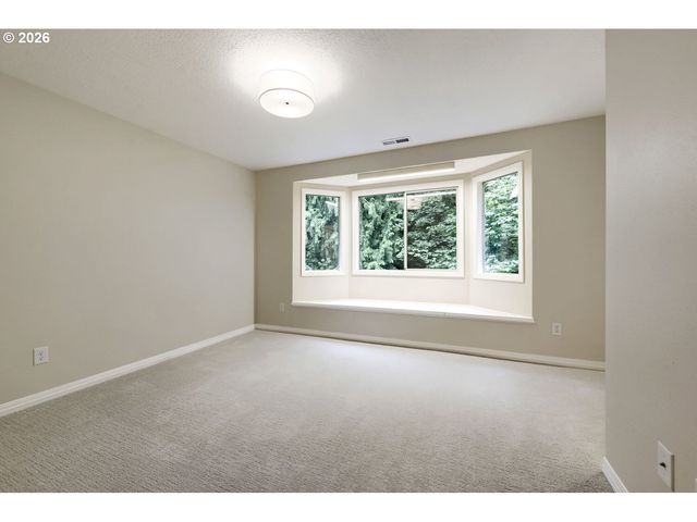 10708 Sw 11TH Dr, Portland, OR 97219