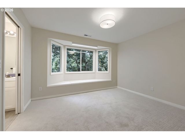10708 Sw 11TH Dr, Portland, OR 97219