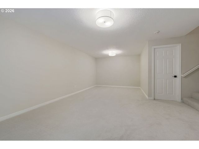 10708 Sw 11TH Dr, Portland, OR 97219