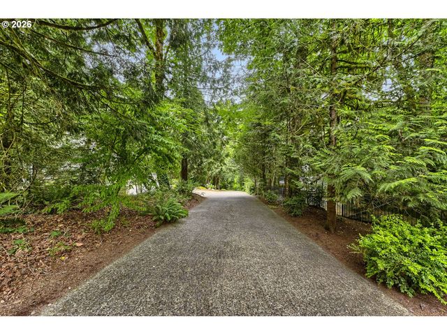 10708 Sw 11TH Dr, Portland, OR 97219