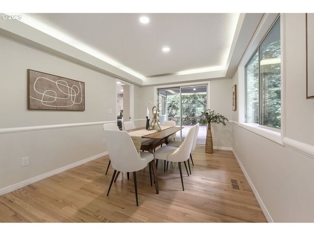 10708 Sw 11TH Dr, Portland, OR 97219