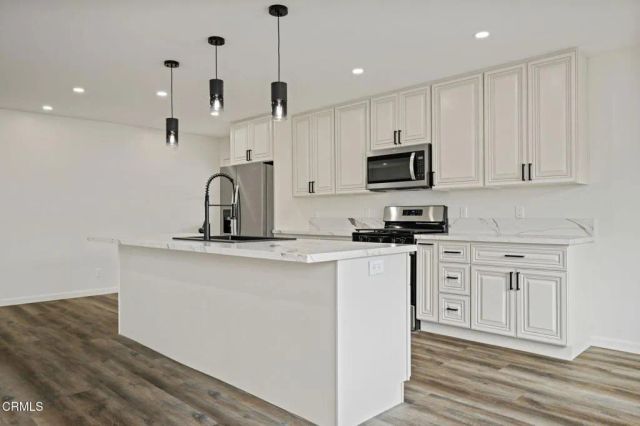 113 Camino Valverde 113, Camarillo, CA 93012