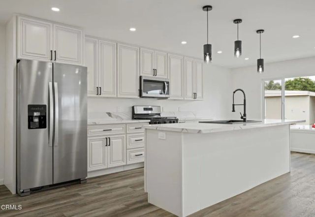 113 Camino Valverde 113, Camarillo, CA 93012