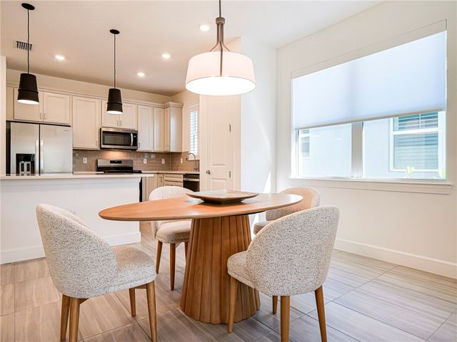 1447 Harper Way, Vero Beach, FL 32960