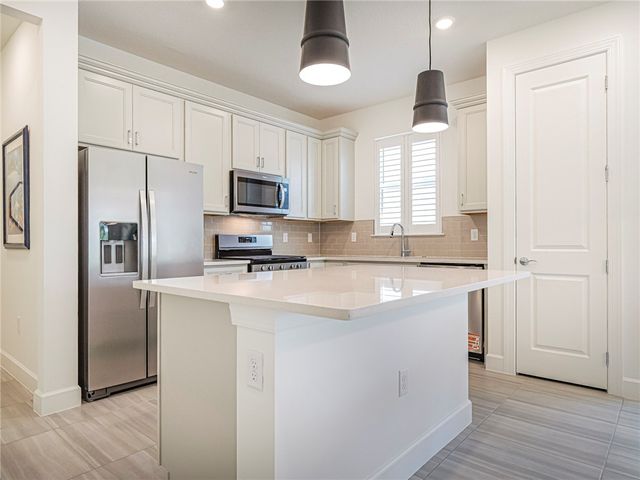 1447 Harper Way, Vero Beach, FL 32960