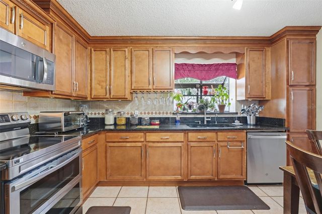 2207 WHISPERING MAPLE DRIVE, Orlando, FL 32837