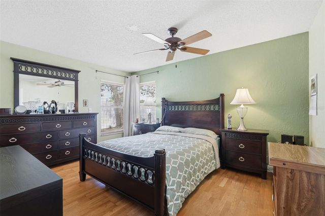 2207 WHISPERING MAPLE DRIVE, Orlando, FL 32837