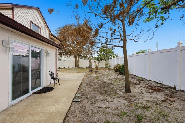 2207 WHISPERING MAPLE DRIVE, Orlando, FL 32837