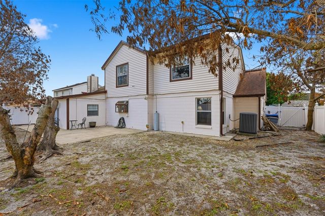 2207 WHISPERING MAPLE DRIVE, Orlando, FL 32837