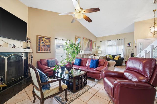 2207 WHISPERING MAPLE DRIVE, Orlando, FL 32837