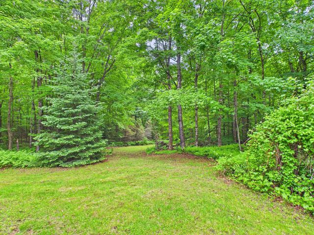 699 Kinsman Road, Grafton, NH 03240