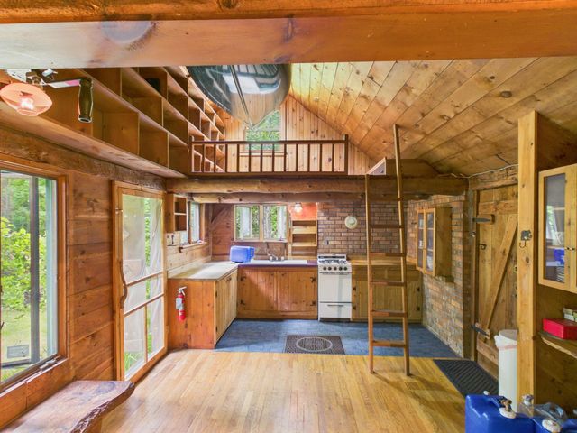 699 Kinsman Road, Grafton, NH 03240