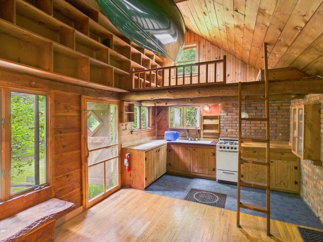 699 Kinsman Road, Grafton, NH 03240