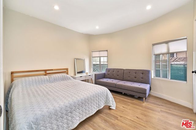 1404 S Van Ness Avenue, Los Angeles, CA 90019