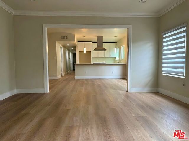 1404 S Van Ness Avenue, Los Angeles, CA 90019