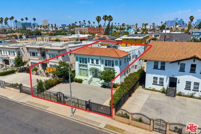 1404 S Van Ness Avenue, Los Angeles, CA 90019