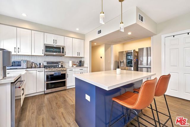 1404 S Van Ness Avenue, Los Angeles, CA 90019